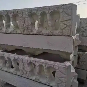 Fish nest slope protection brick